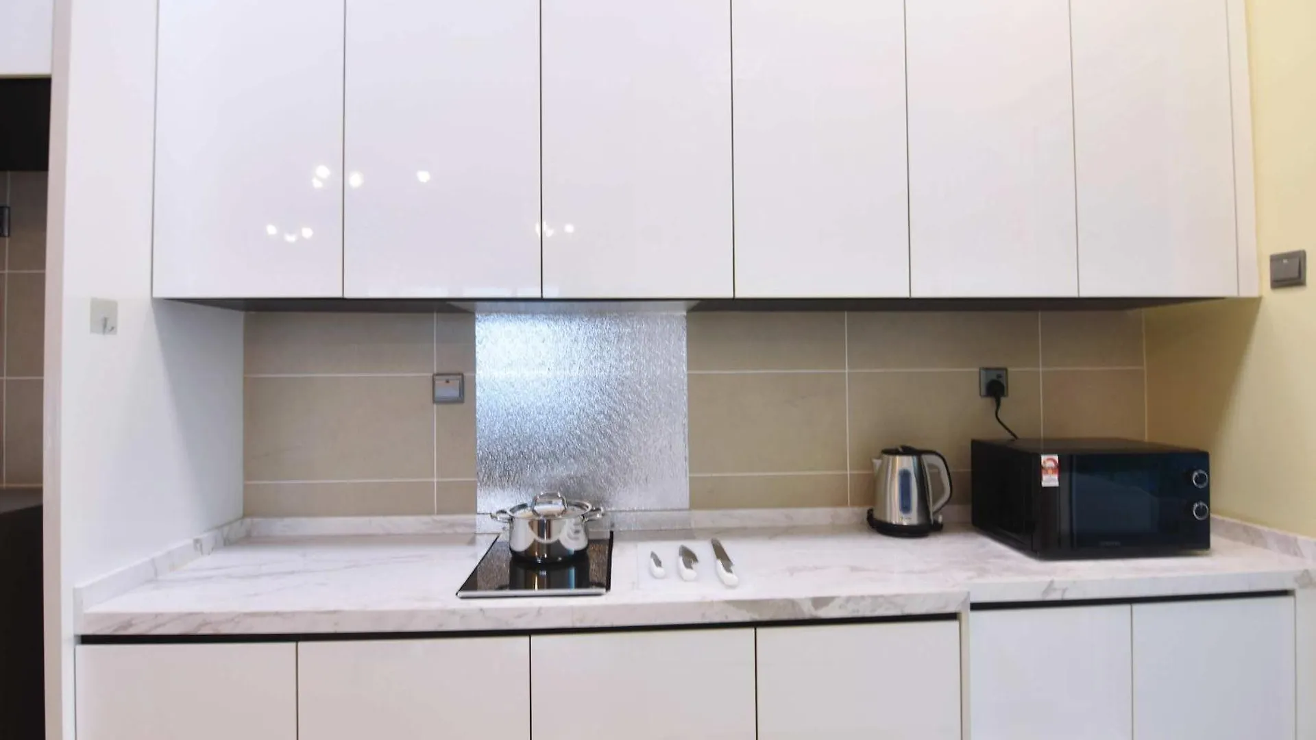 Cozy 1Br Suite At Tritower Steps To Jb Ciq Johor Bahru 0*,